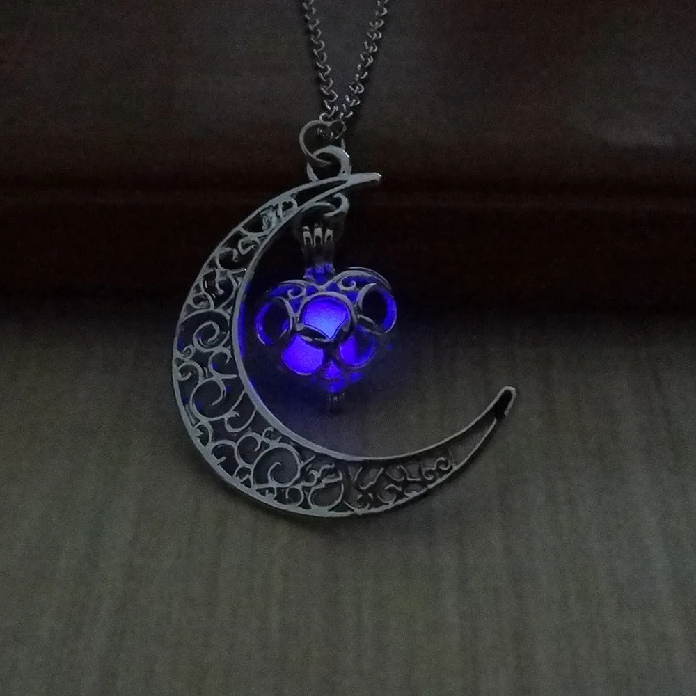 Glowing Pendant Necklaces Silver Plated Chain Necklaces